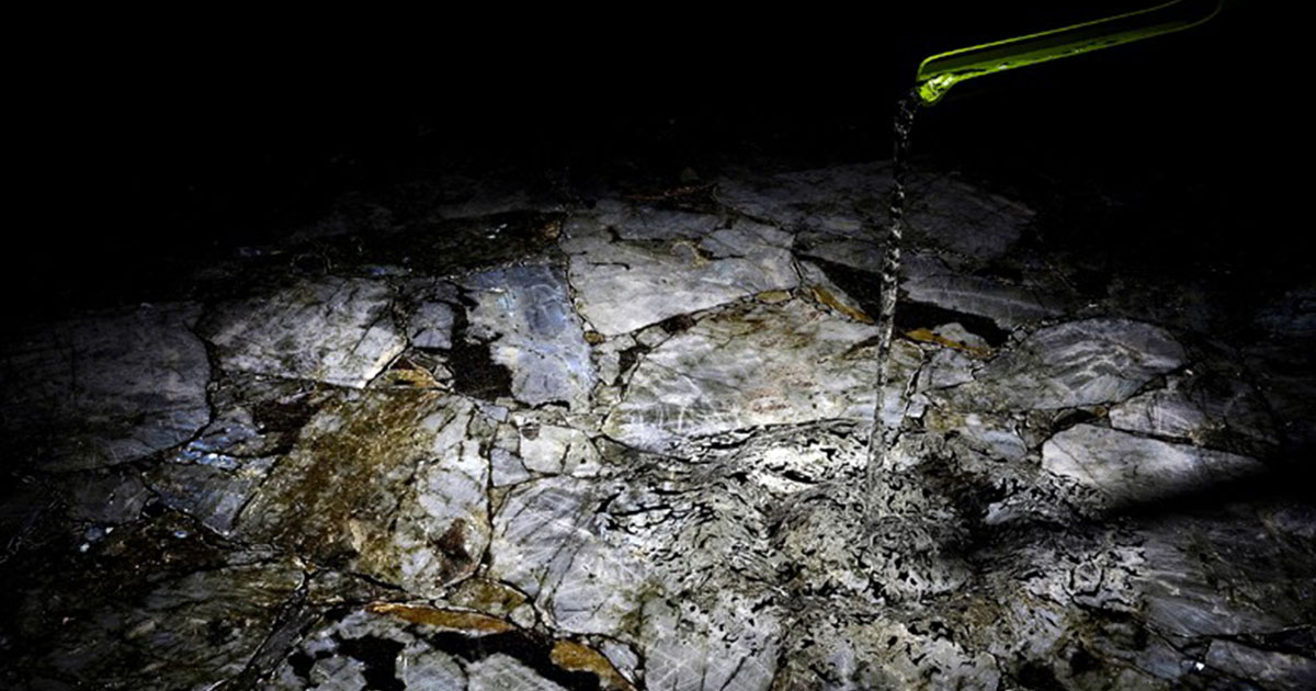 Labradorite Slabs: The Alchemy of Light in Architectural Storytelling