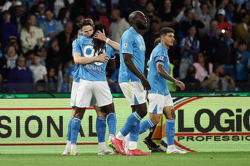 Napoli Perlebar Jarak 3 Poin dari Inter Milan, McTominay Jadi Pahlawan dengan Brace di Kemenangan Atas Torino