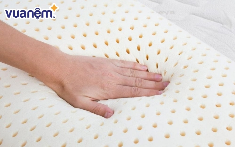 Chọn nệm cao su loại nào để ngủ ngon và bảo vệ cột sống?