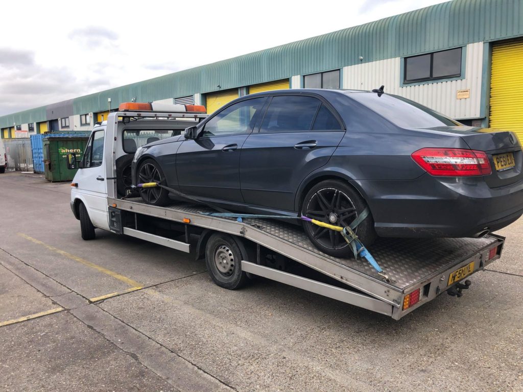 Reliable Roadside Rescue: Overview of the Car Recovery Services In Dubai