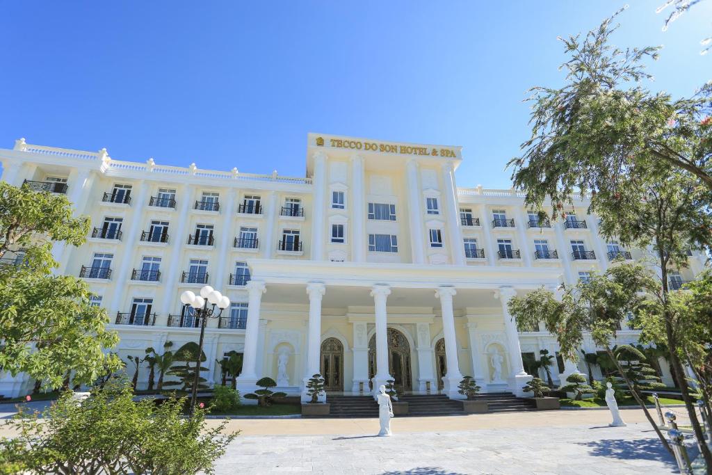 Khách sạn Cát Bà