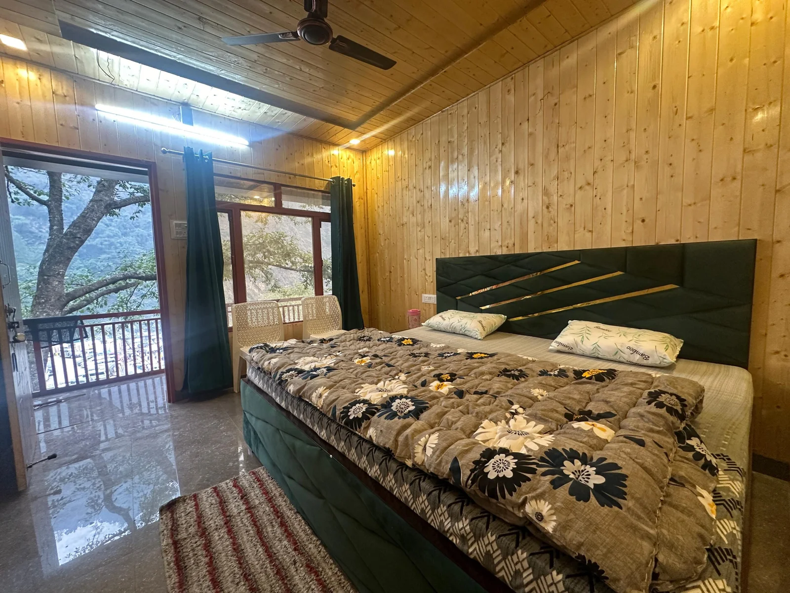 Hotels in Mathura Near Railway Station – 2025 Deals