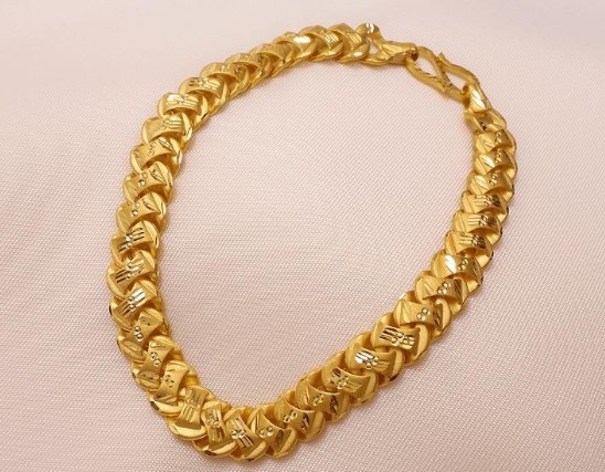 Stylish Gold Bracelets for Men in Glendale