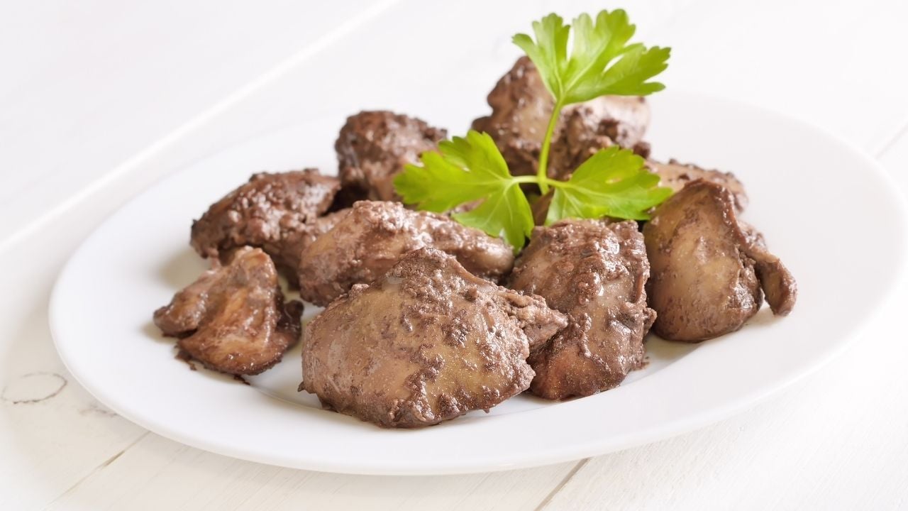bir tabak ciğer yemeği