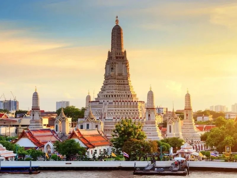 Chùa Wat Arun - Khám phá vẻ đẹp chùa Bình Minh Thái Lan