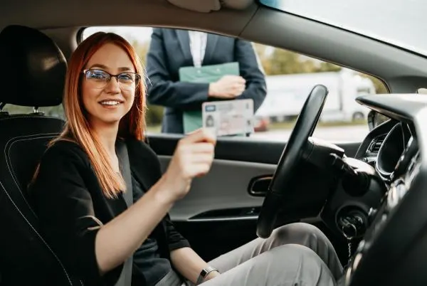 Why Choosing the Right Driving School in Hoxton Park NSW is Essential for Safe Driving