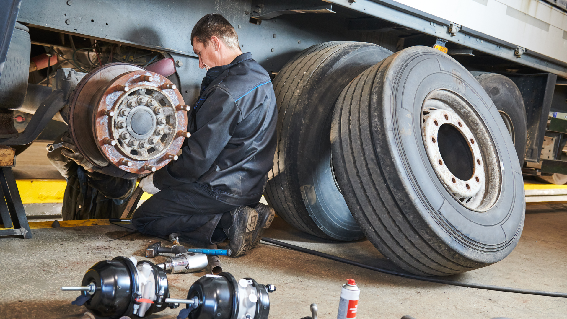8 Benefits of Professional Trailer Repair Services