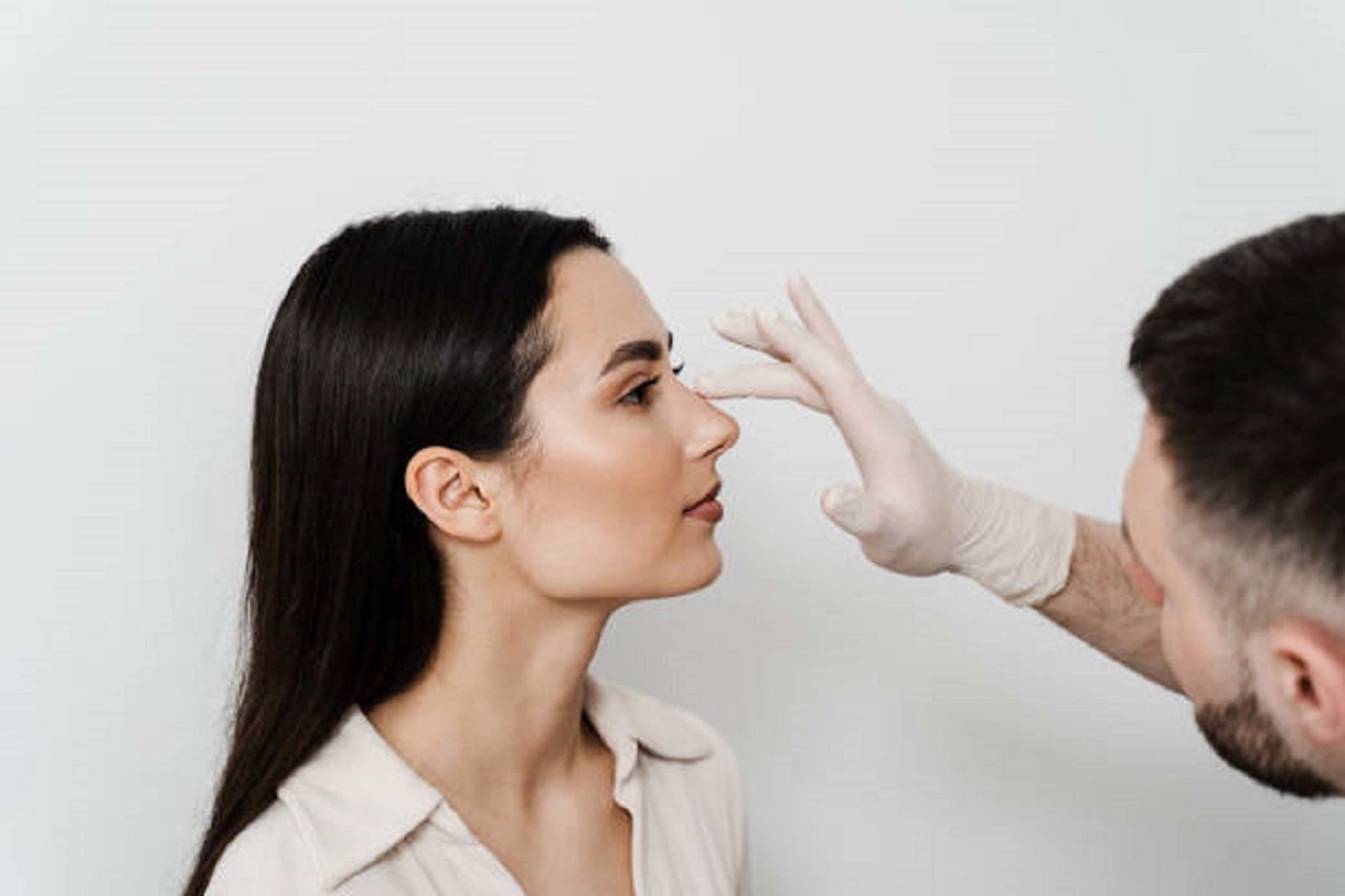 عملية تجميل الأنف في الرياض: هل هي الحل الأمثل لمشاكل الأنف؟