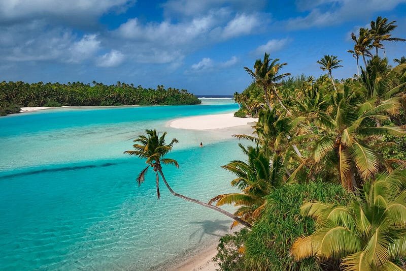 Exploring Aitutaki and Rarotonga: The Best of the Cook Islands