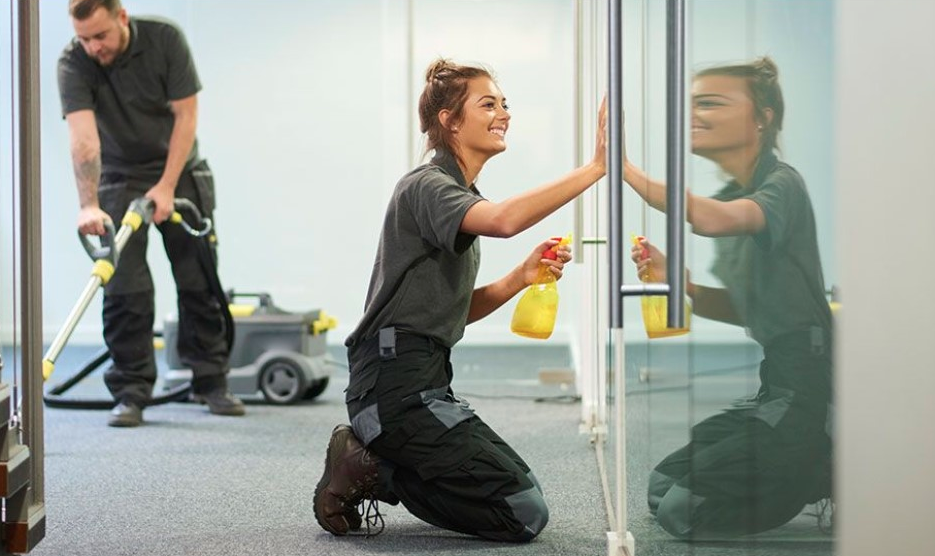 what is commercial cleaner
