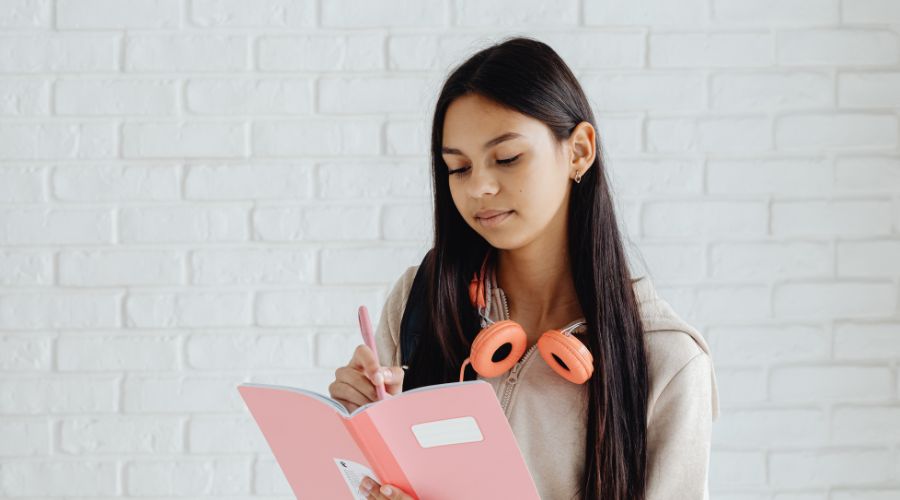 Case Study Writing Services Canada for University and College Students