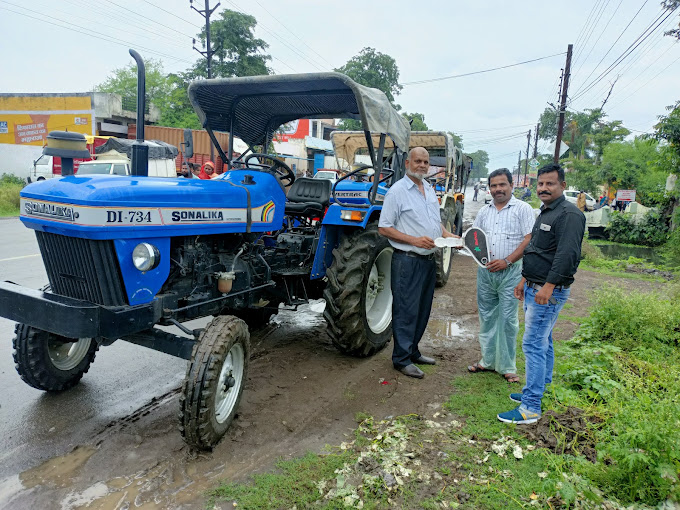 Old Tractors: Stories Written in Grease, Dust, and Long Working Days