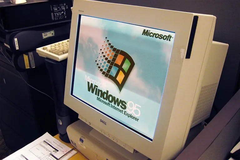 Windows 95 - Dell CRT monitör