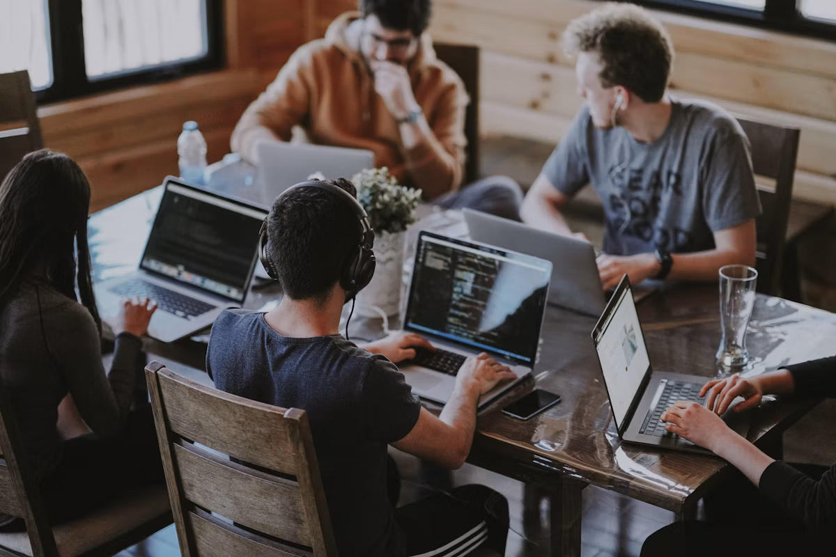 Bootstrapped vs Venture-Backed: The Real Differences