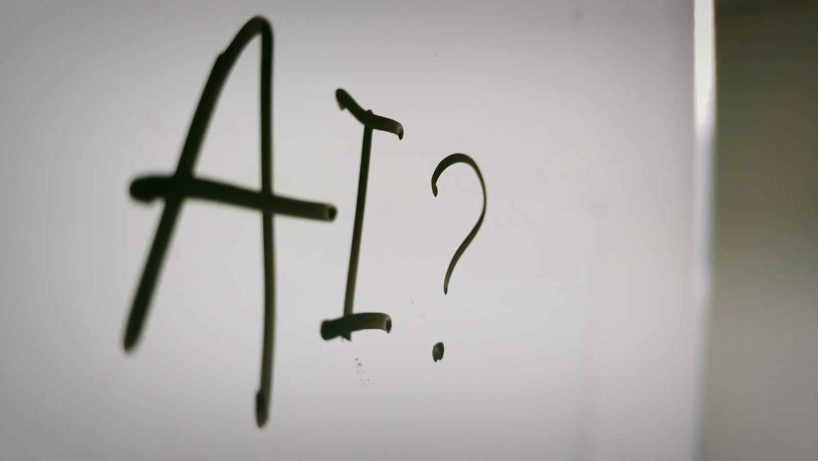 From If-Then Rules to ChatGPT: How AI Really Learned to "Think"