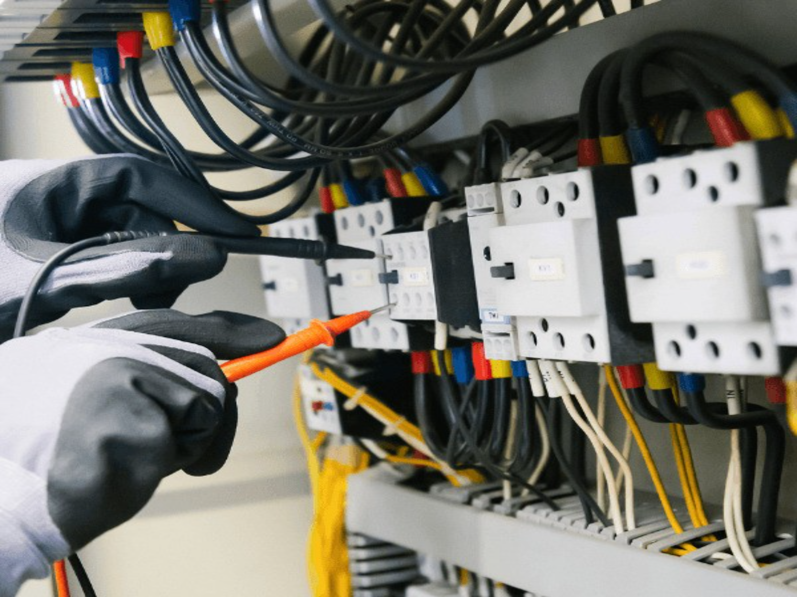 Provider Spotlight: When to Hire a Marine Electrician