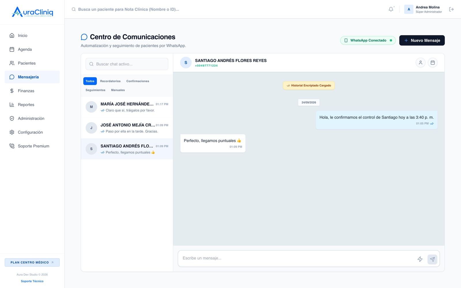 Confirmación de cita enviada al paciente por WhatsApp desde AuraCliniq