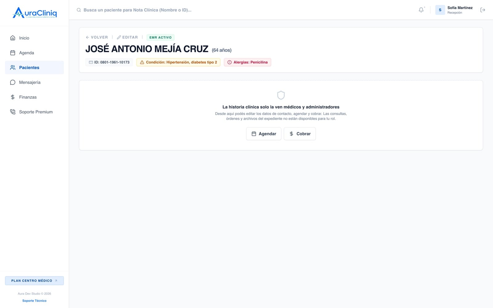 Vista de la recepción en AuraCliniq: solo la ficha administrativa del paciente, sin historia clínica